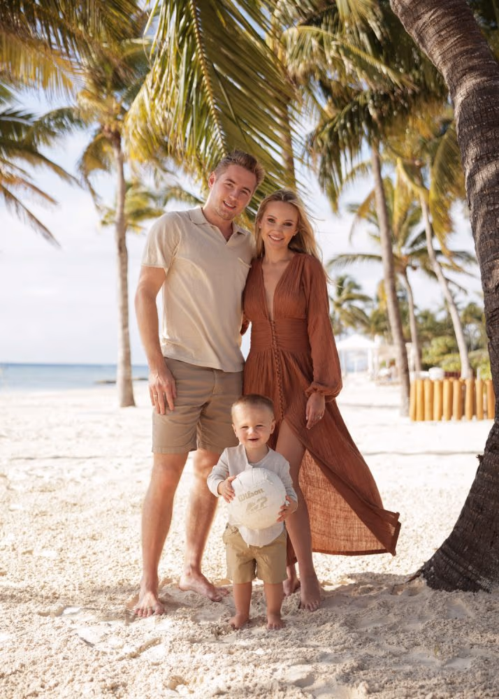Beach family photoshoot at Grand Velas Riviera Maya — photo 4