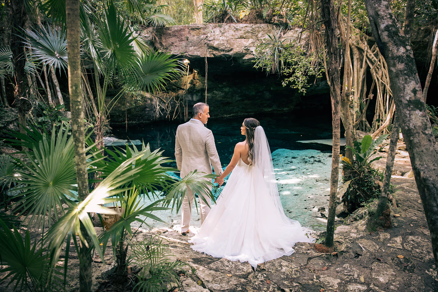 Beach photosession in Tulum and Cenote — photo 12