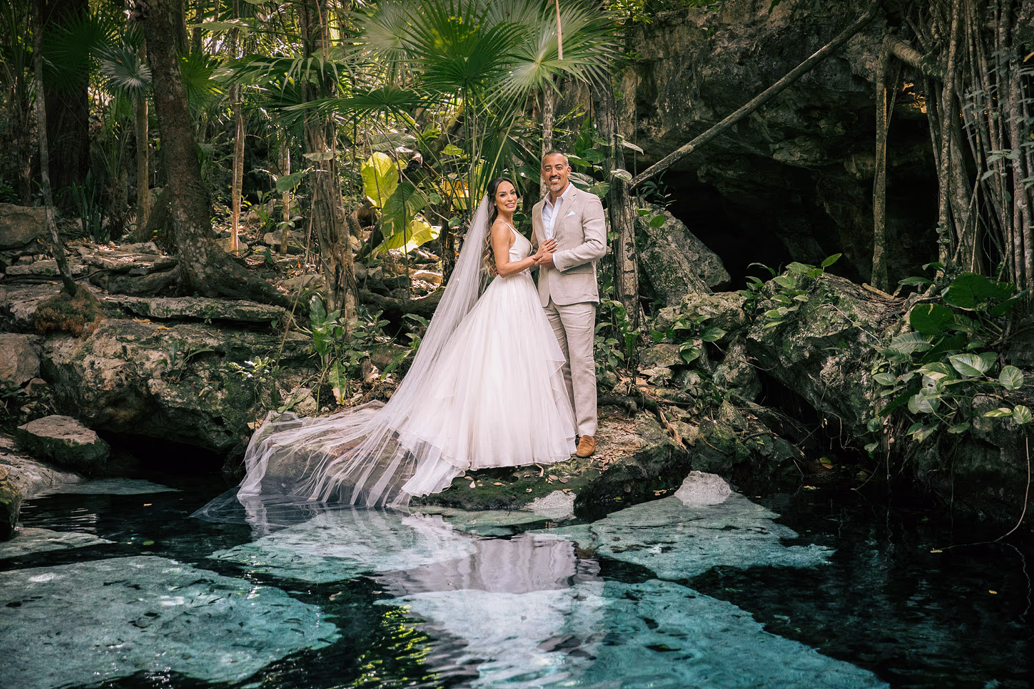 Beach photosession in Tulum and Cenote — photo 13