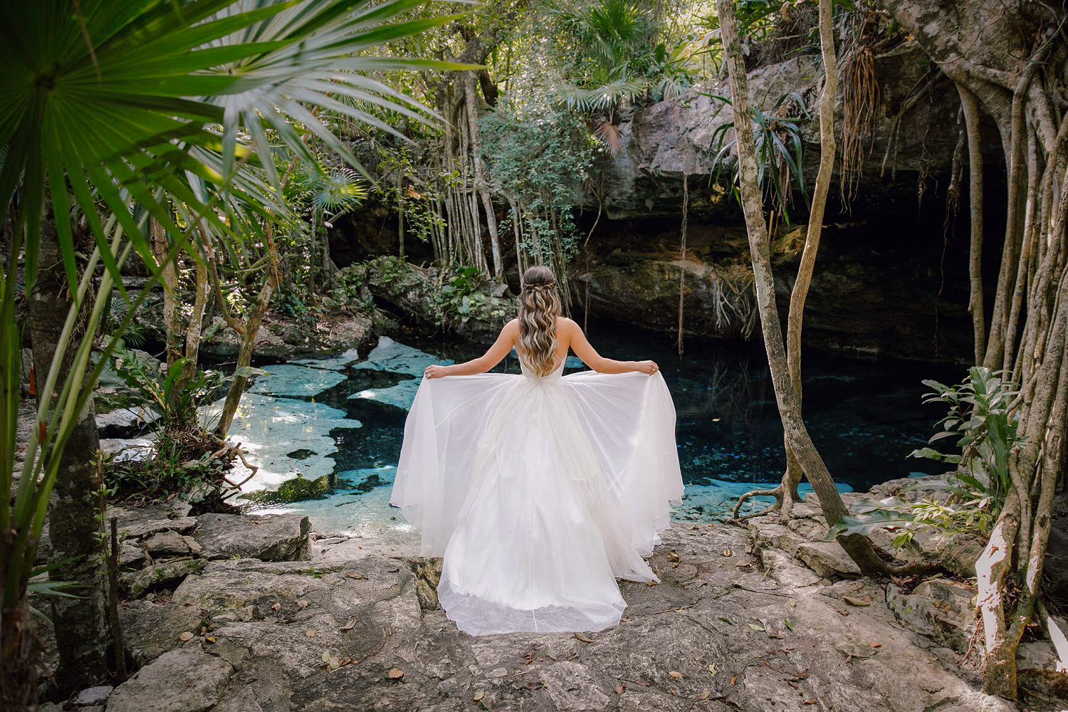 Beach photosession in Tulum and Cenote — photo 16