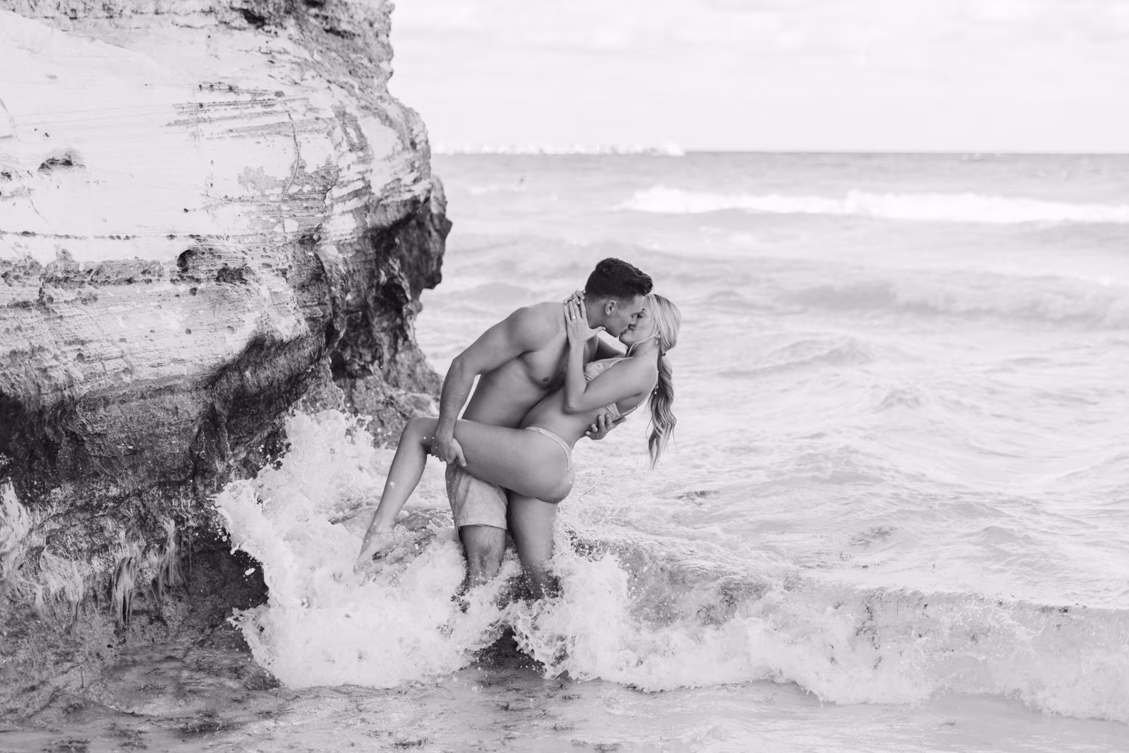 Engagement photoshoot at Le Blanc Spa Resort Cancun — photo 25
