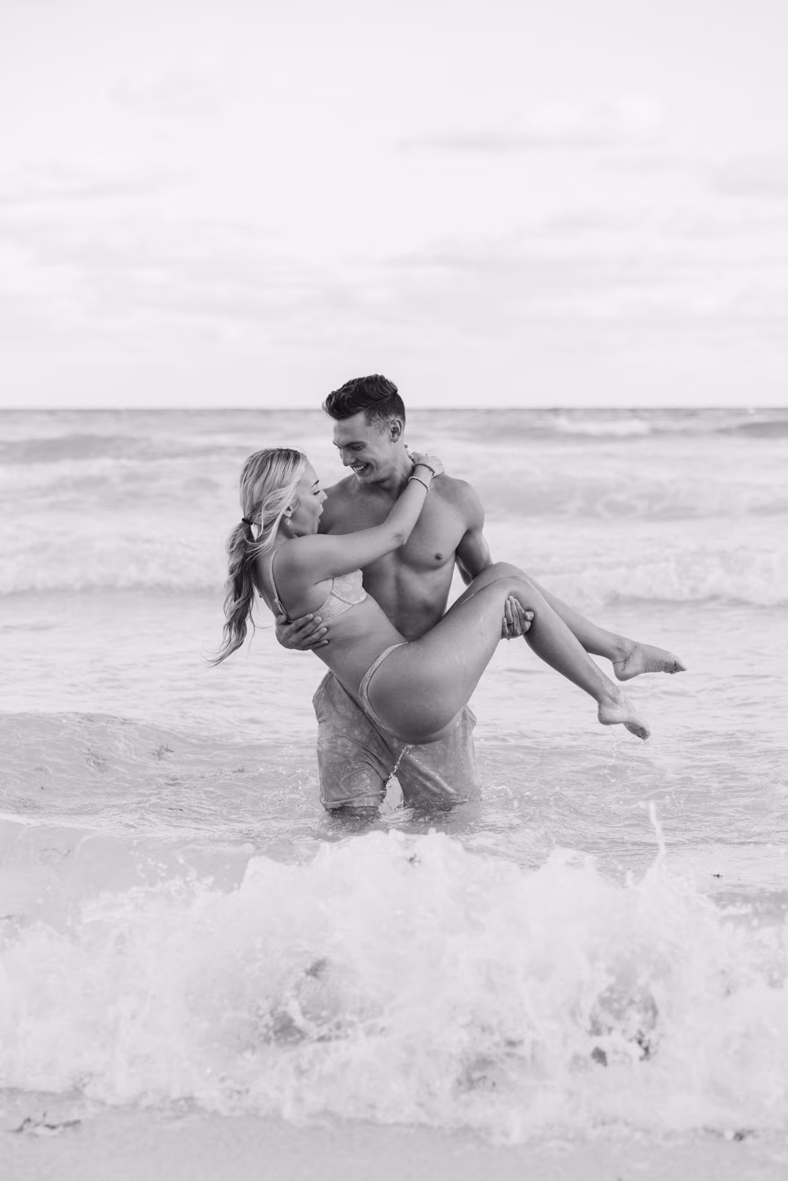 Engagement photoshoot at Le Blanc Spa Resort Cancun — photo 27