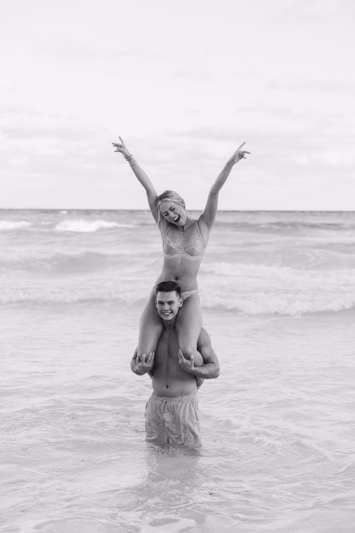 Engagement photoshoot at Le Blanc Spa Resort Cancun — photo 30