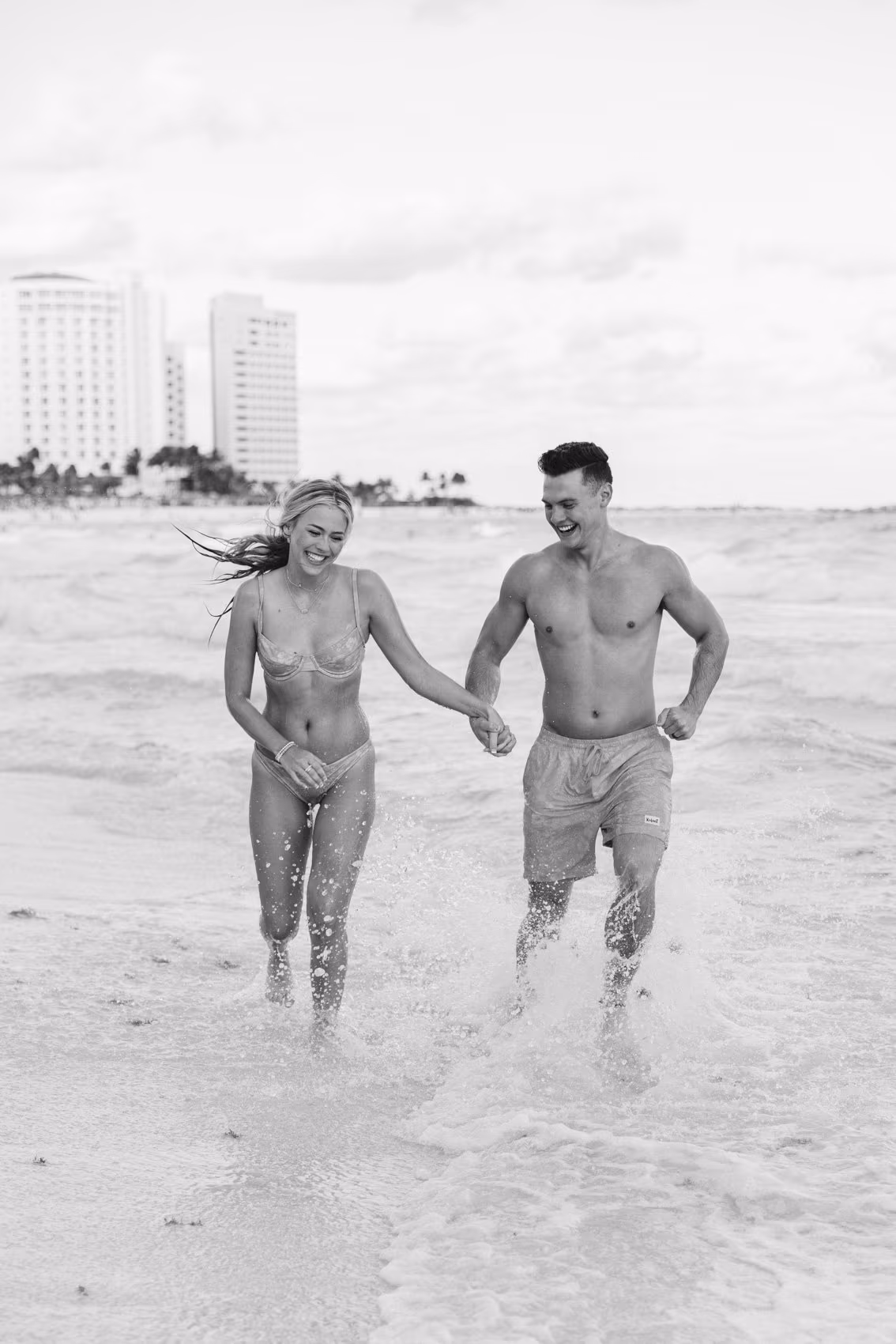 Engagement photoshoot at Le Blanc Spa Resort Cancun — photo 32