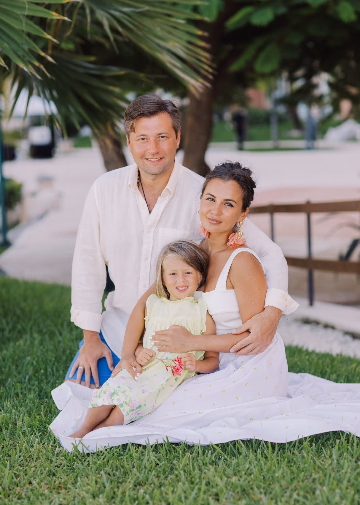 Family photoshoot in Grand Fiesta Americana Coral Beach Cancun — photo 7