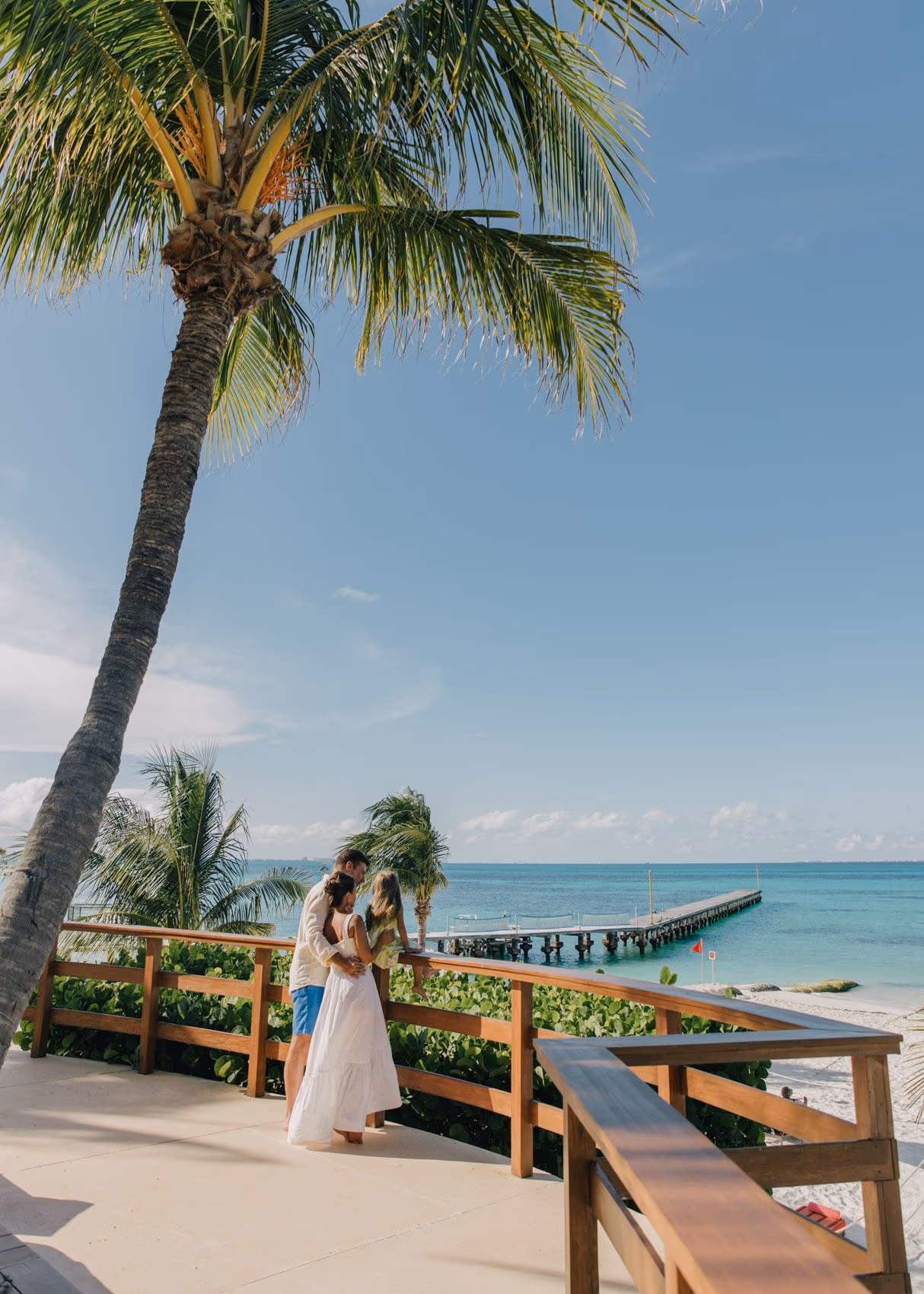 Family photoshoot in Grand Fiesta Americana Coral Beach Cancun — photo 9