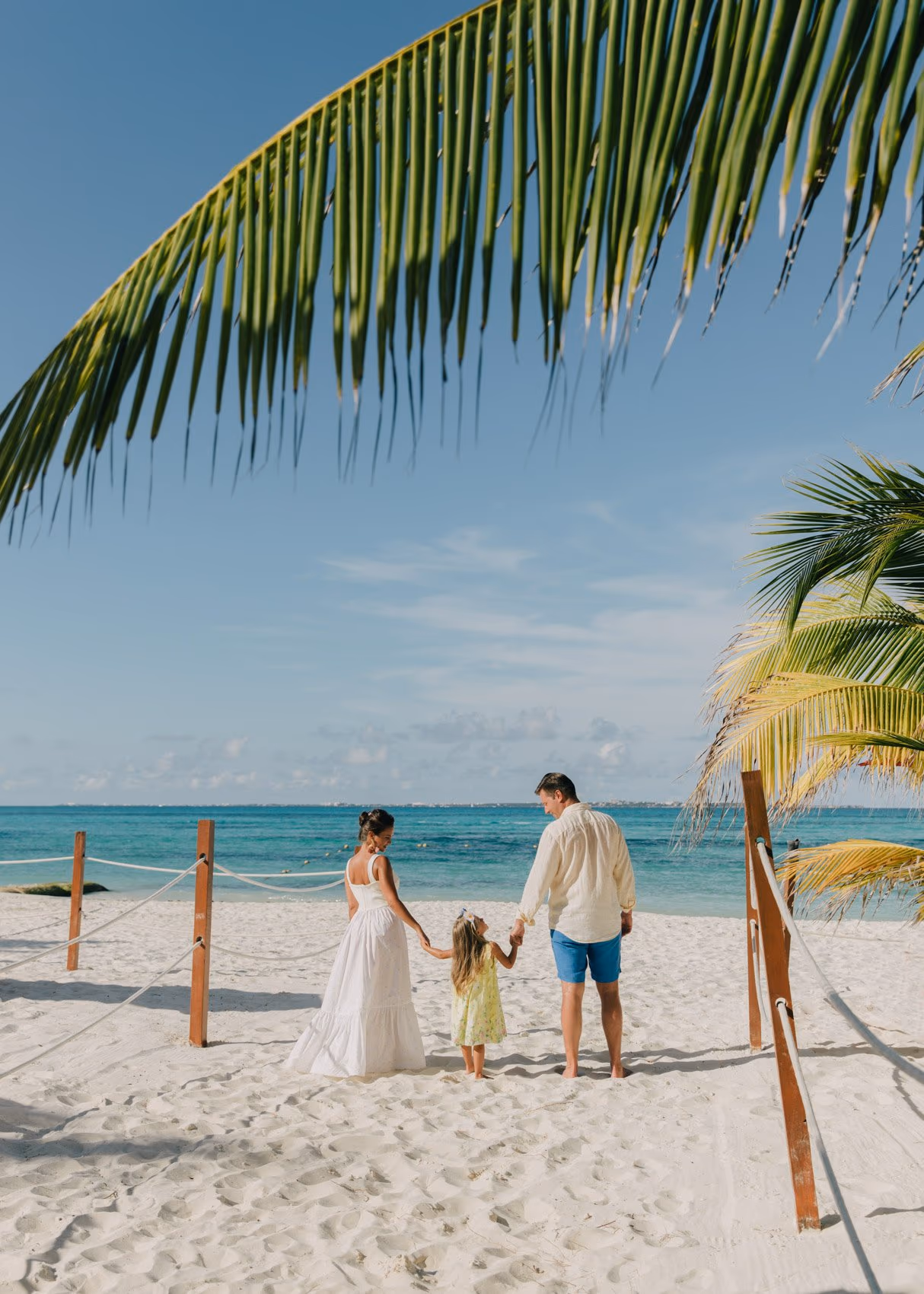 Family photoshoot in Grand Fiesta Americana Coral Beach Cancun — photo 14