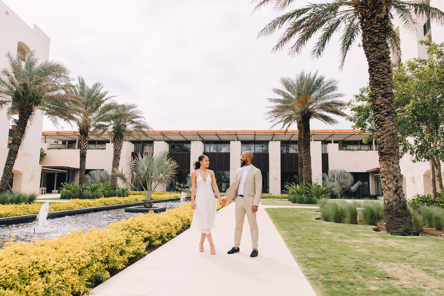 Honeymoon photoshoot at UNICO 20°87° Riviera Maya — photo 1