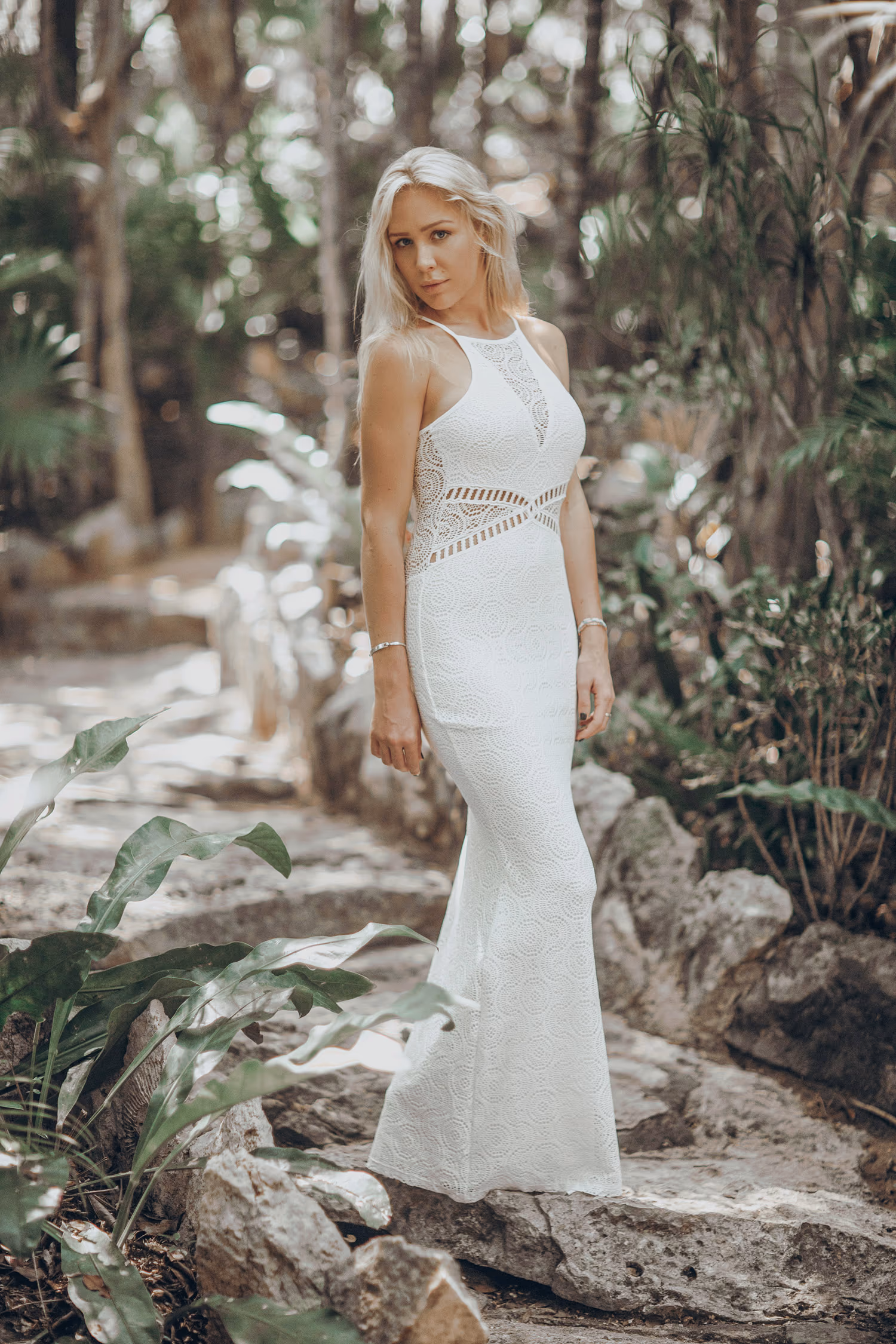 Love story session in a cenote, Tulum — photo 10