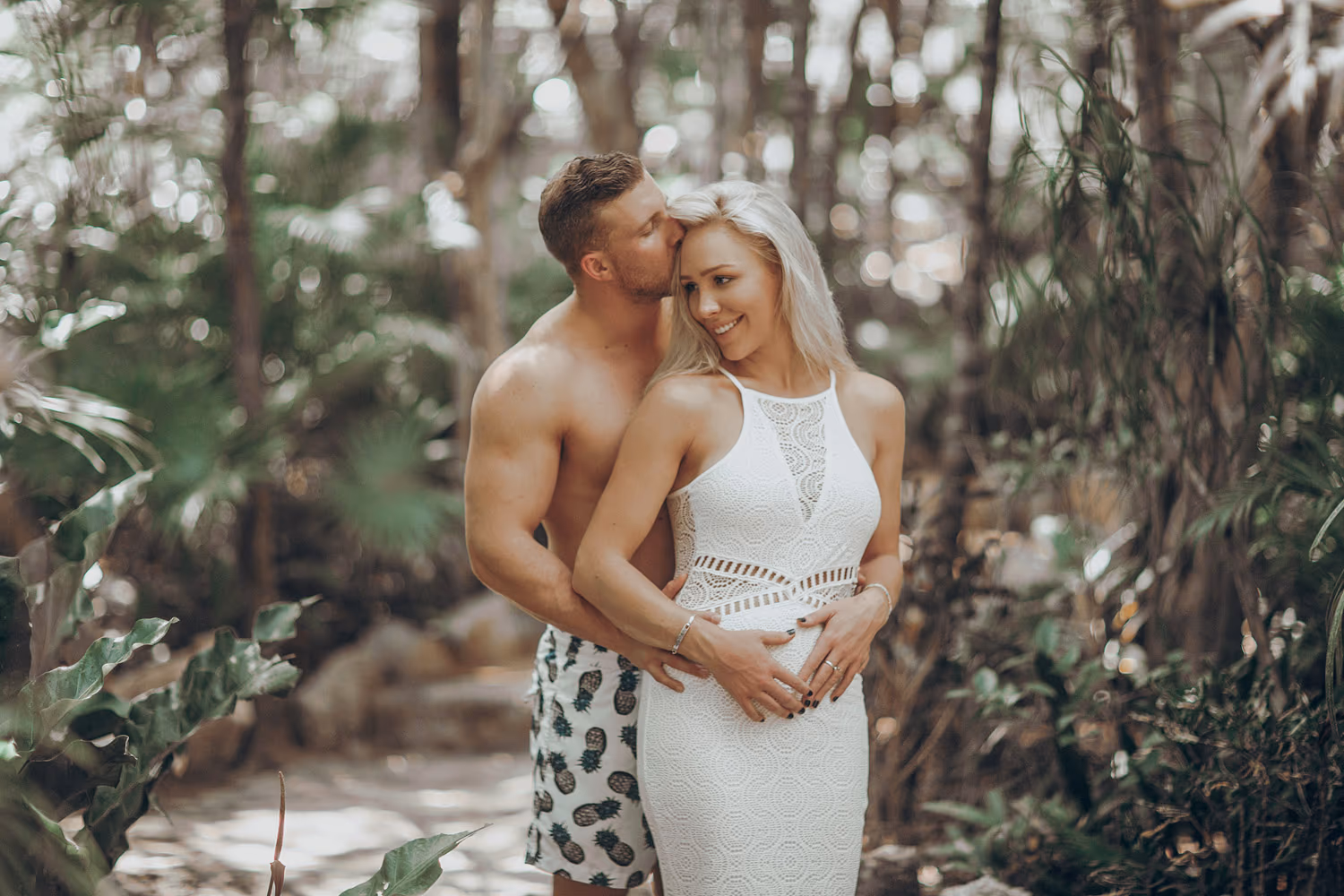 Love story session in a cenote, Tulum — photo 11