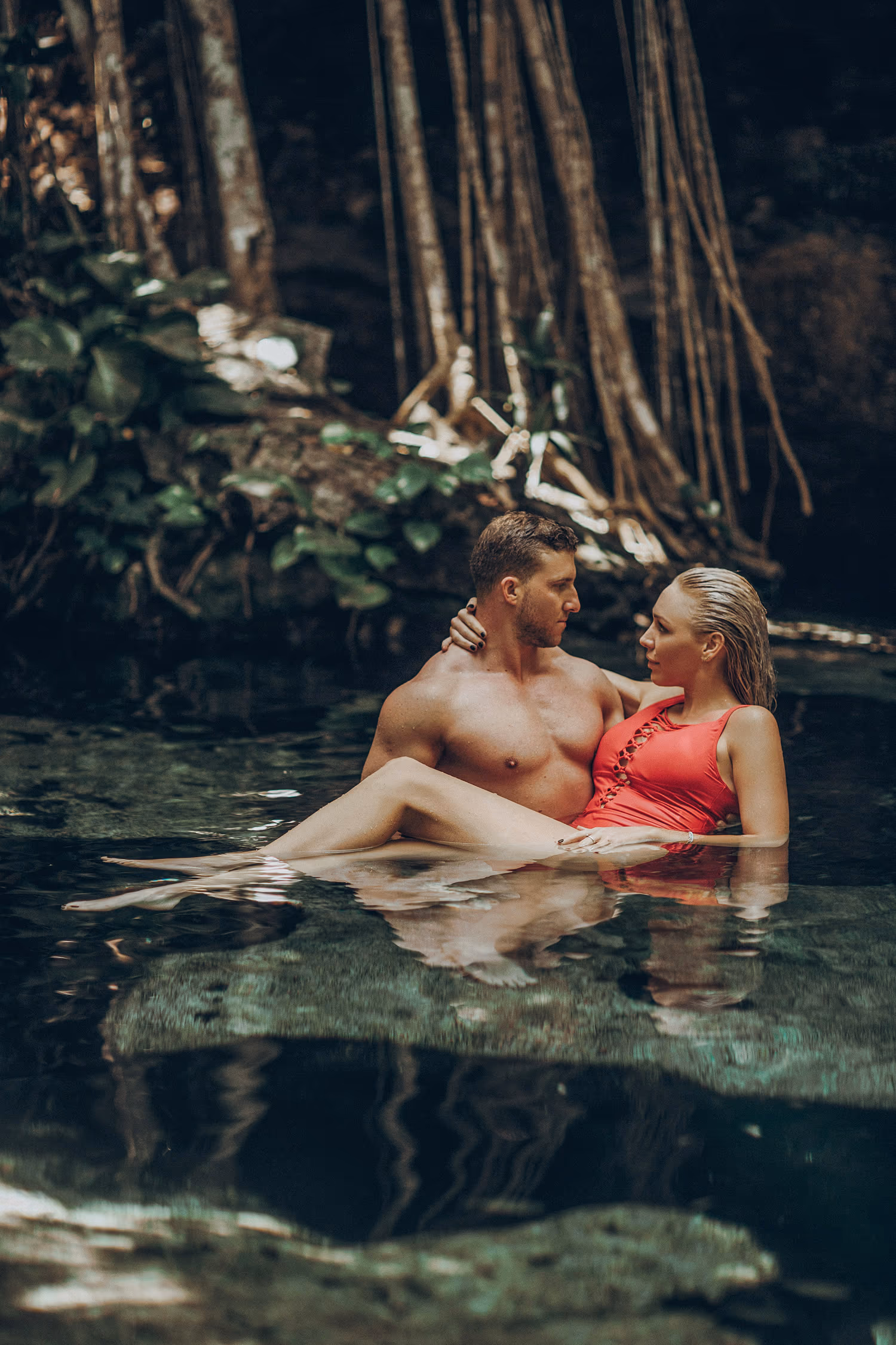 Love story session in a cenote, Tulum — photo 13