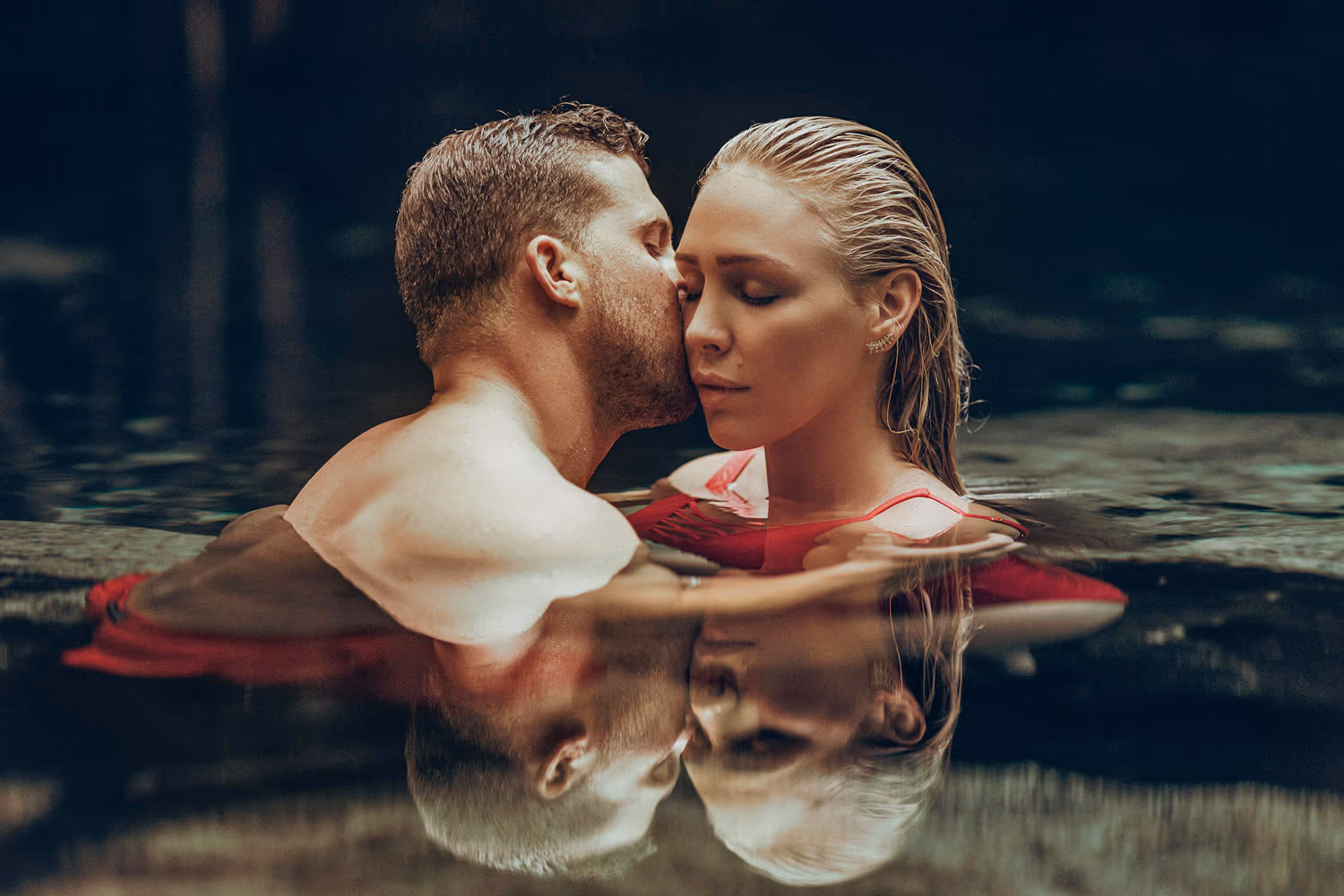 Love story session in a cenote, Tulum — photo 16
