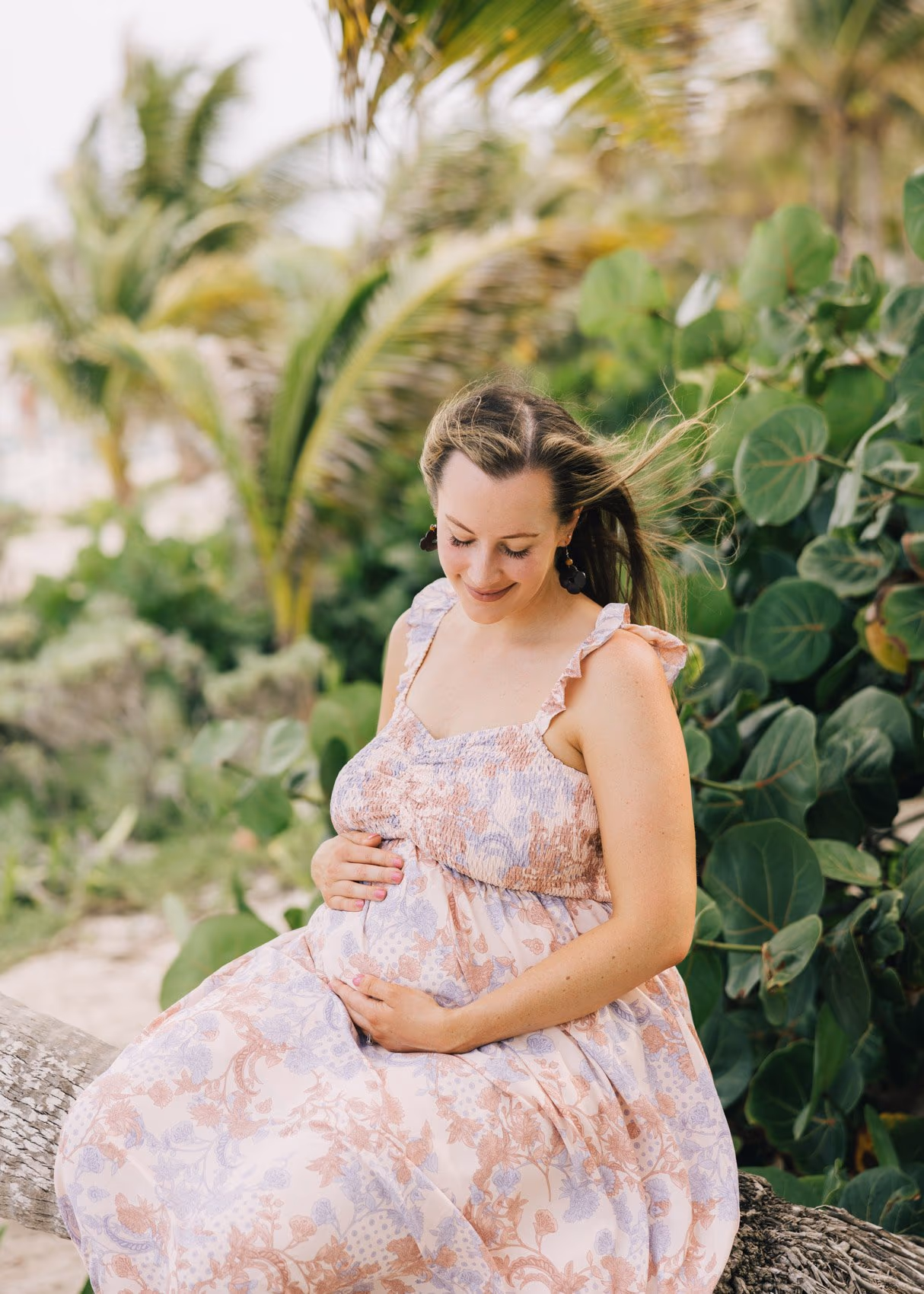 Maternity photoshoot in Secrets Akumal Riviera Maya — photo 18