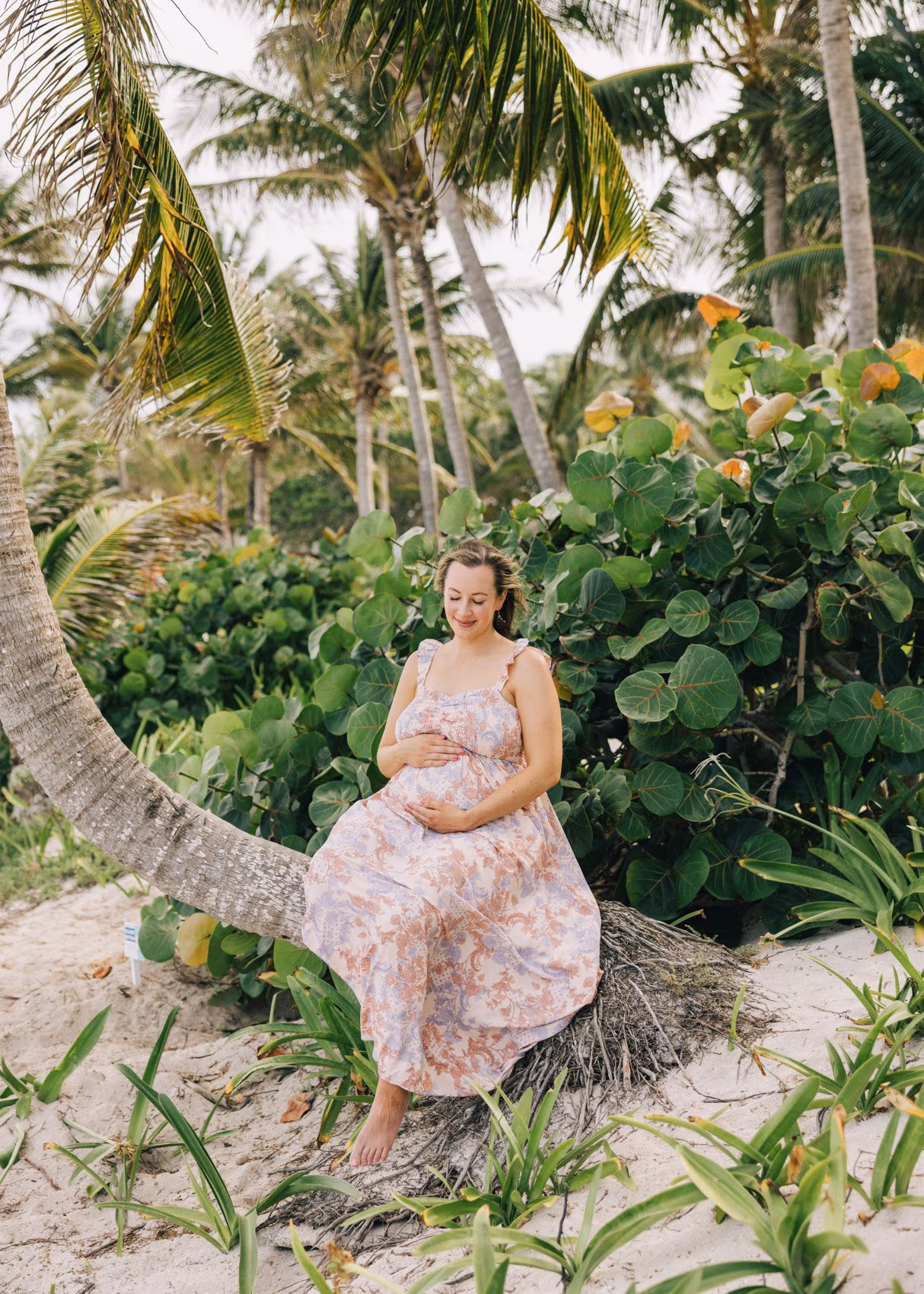 Maternity photoshoot in Secrets Akumal Riviera Maya — photo 19
