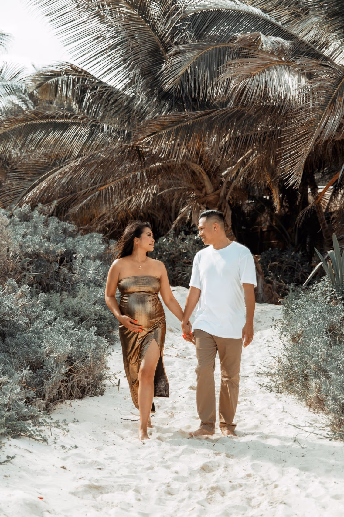 Maternity Photoshoot in The Beach Tulum Hotel — photo 5