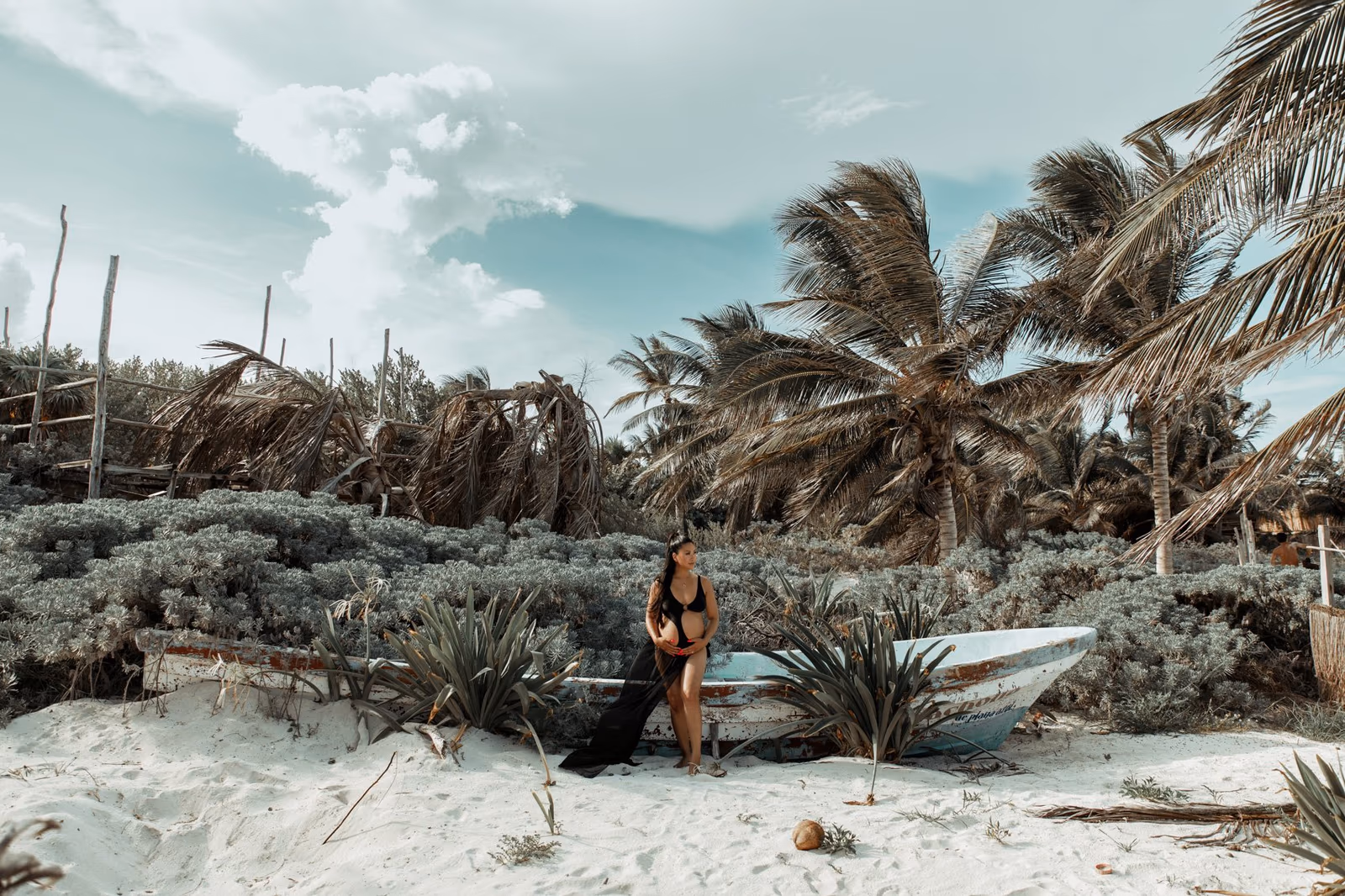 Maternity Photoshoot in The Beach Tulum Hotel — photo 8