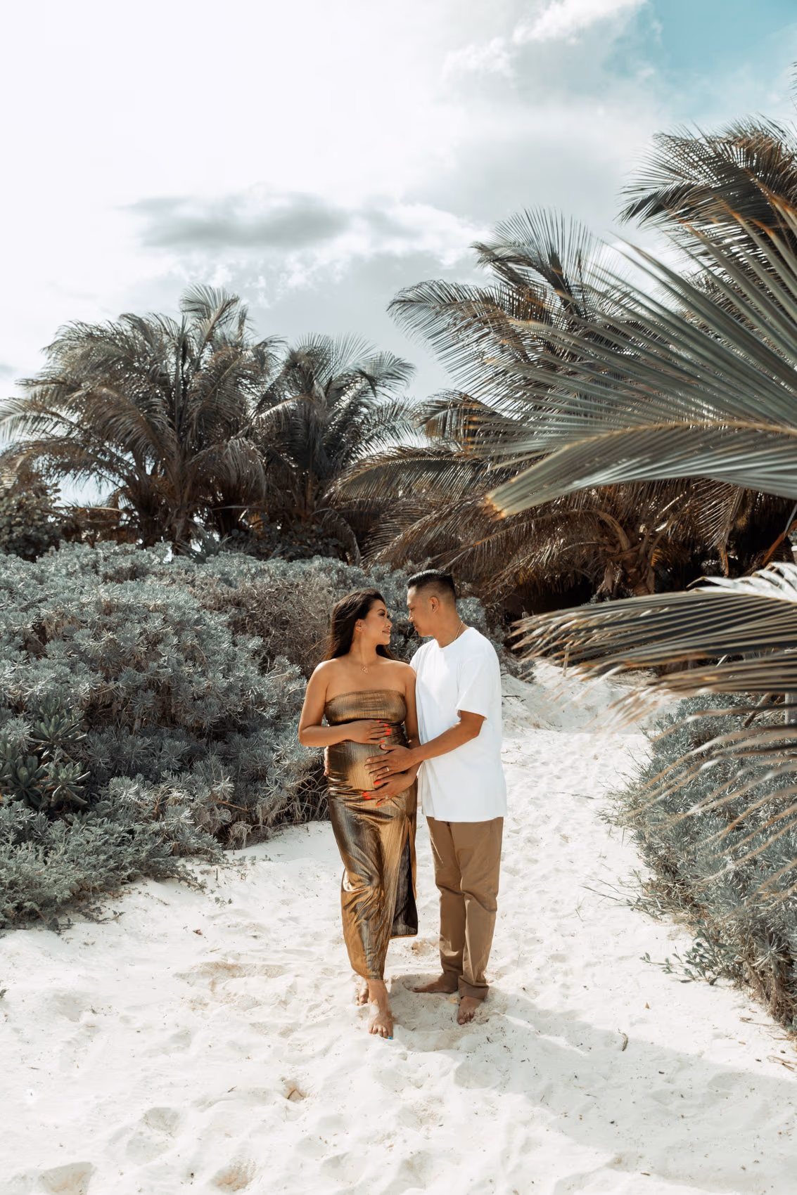 Maternity Photoshoot in The Beach Tulum Hotel — photo 10