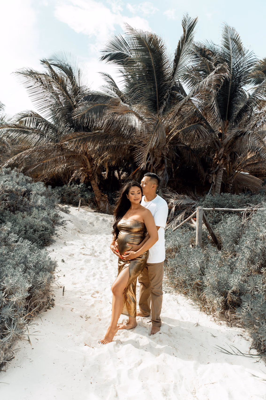 Maternity Photoshoot in The Beach Tulum Hotel — photo 12
