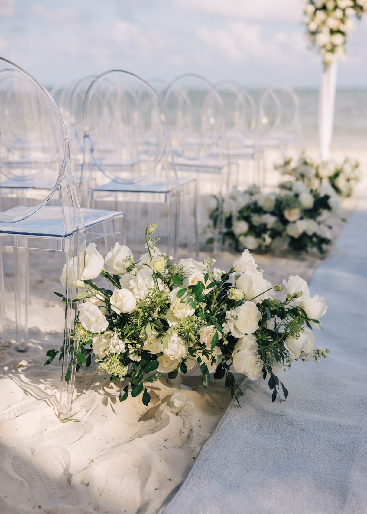 Beach Wedding in Dreams Riviera Cancun Resort & Spa — photo 4