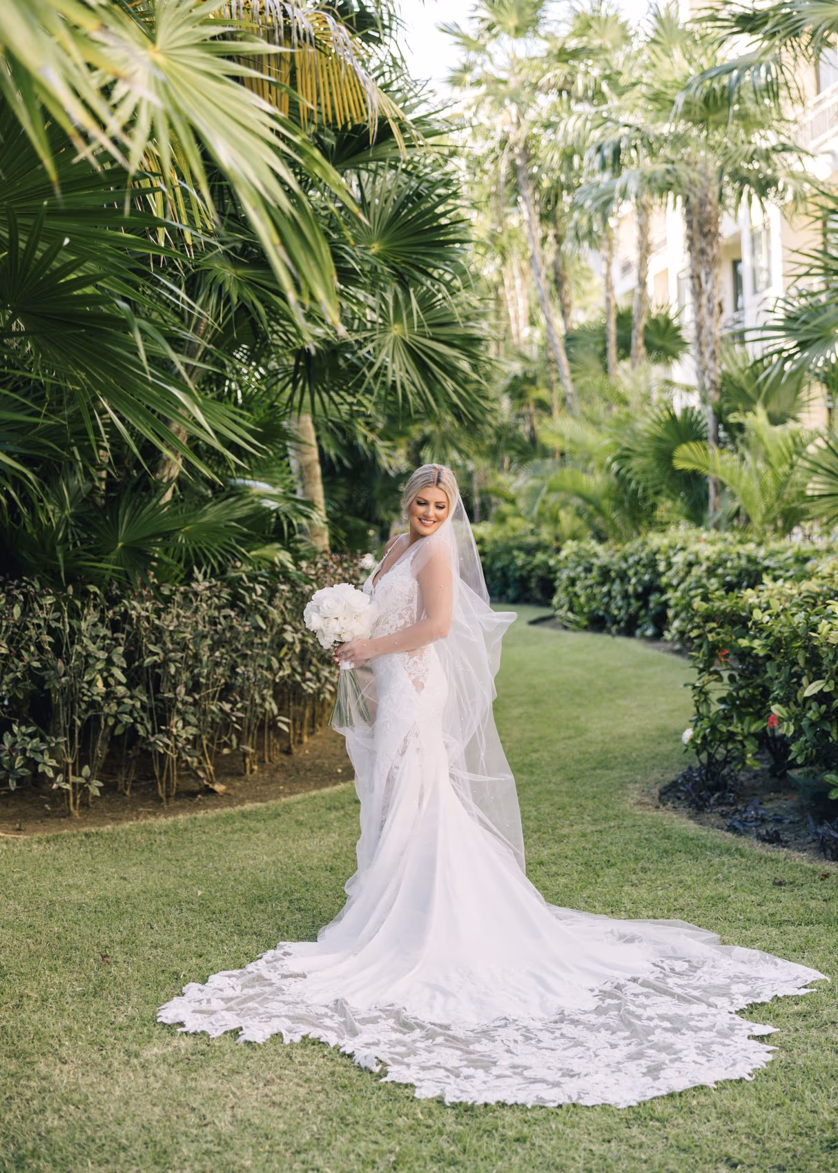 Beach Wedding in Dreams Riviera Cancun Resort & Spa — photo 34