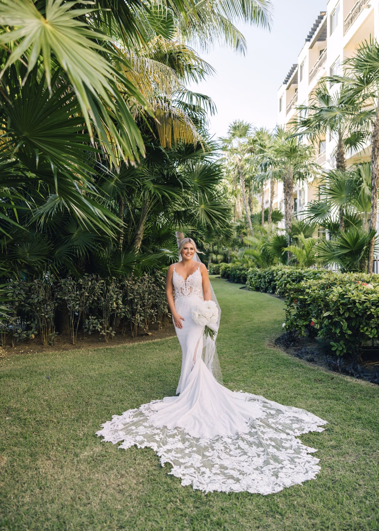 Beach Wedding in Dreams Riviera Cancun Resort & Spa — photo 37