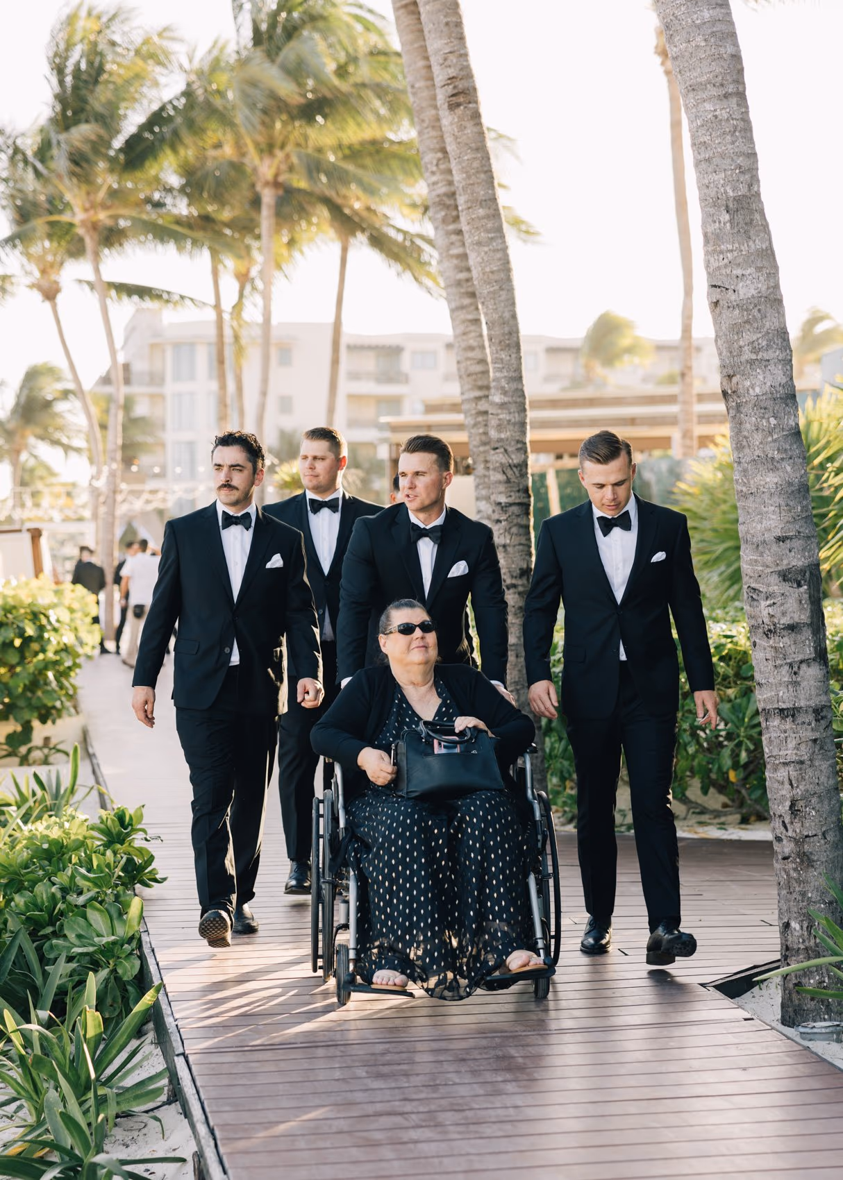 Beach Wedding in Dreams Riviera Cancun Resort & Spa — photo 38