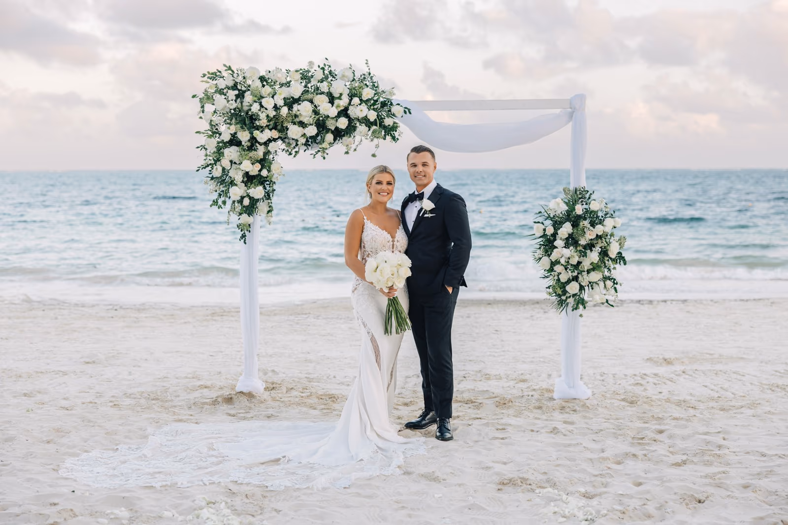 Beach Wedding in Dreams Riviera Cancun Resort & Spa — photo 59
