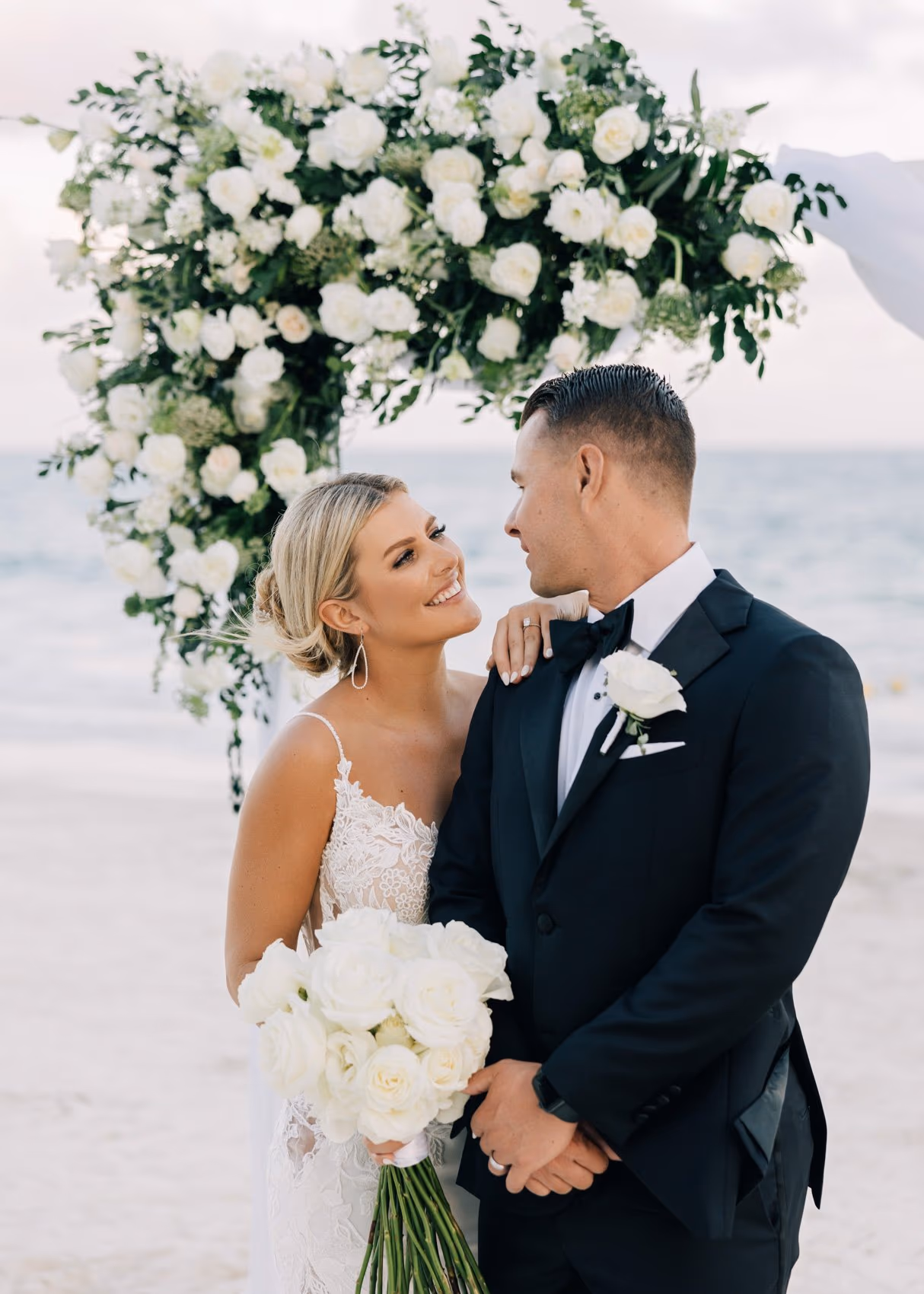 Beach Wedding in Dreams Riviera Cancun Resort & Spa — photo 60