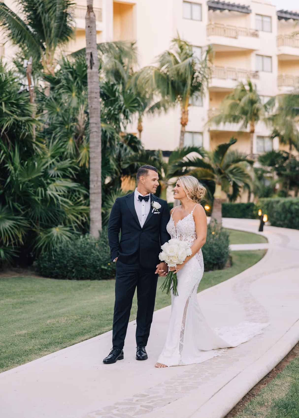 Beach Wedding in Dreams Riviera Cancun Resort & Spa — photo 76