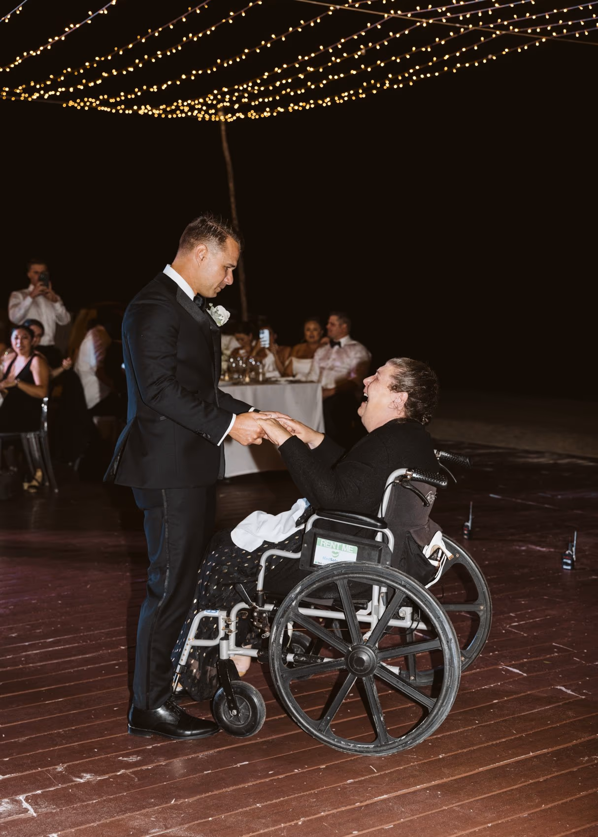 Beach Wedding in Dreams Riviera Cancun Resort & Spa — photo 92