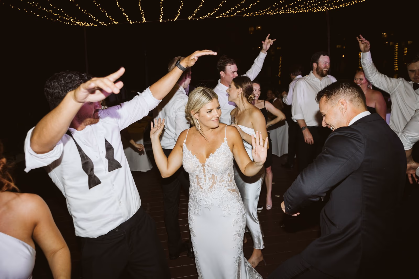 Beach Wedding in Dreams Riviera Cancun Resort & Spa — photo 95