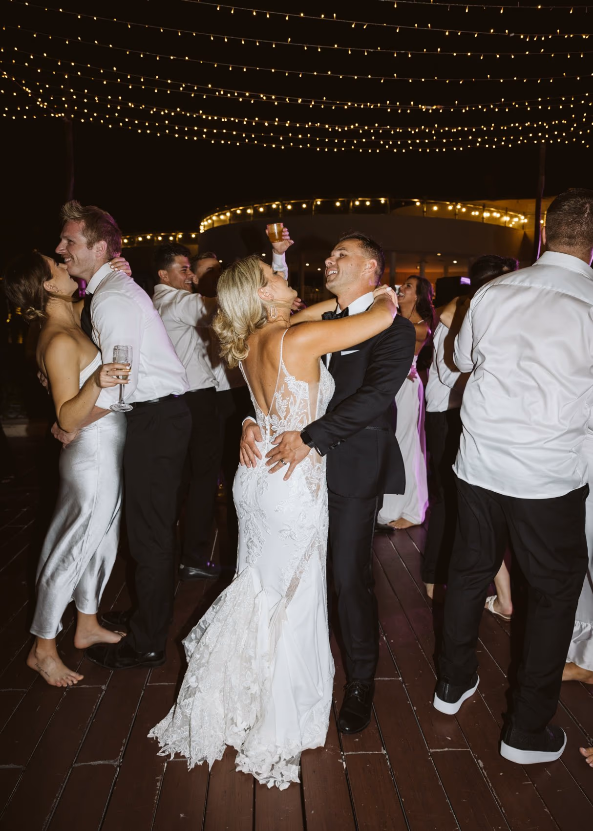 Beach Wedding in Dreams Riviera Cancun Resort & Spa — photo 96
