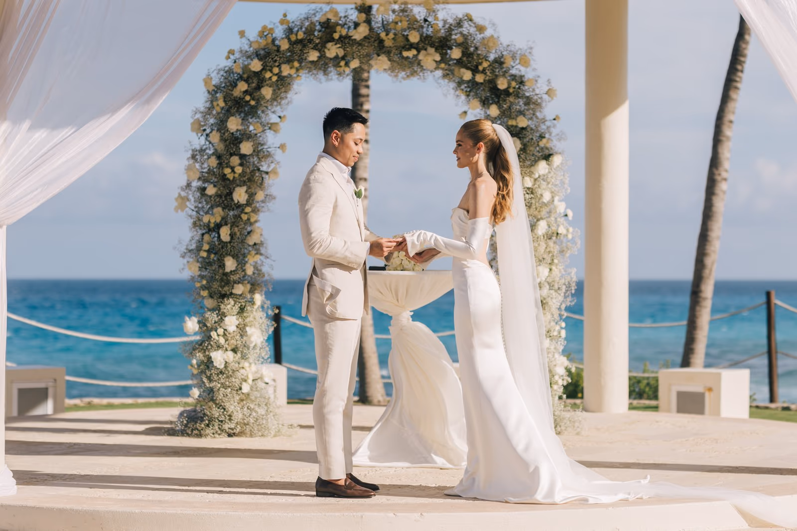 Wedding at Hyatt Ziva Cancun, Cliff Gazebo — photo 44