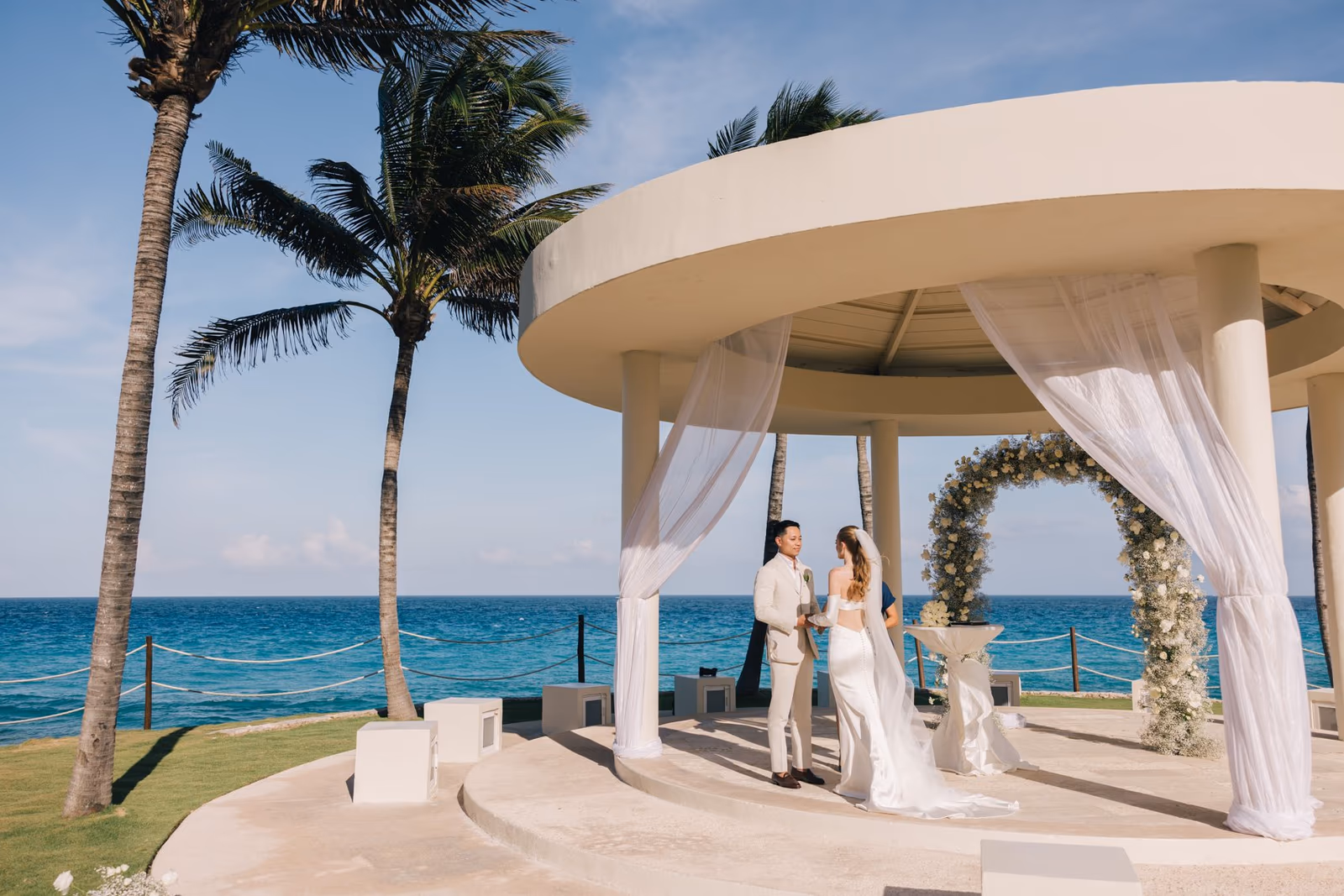Wedding at Hyatt Ziva Cancun, Cliff Gazebo — photo 45