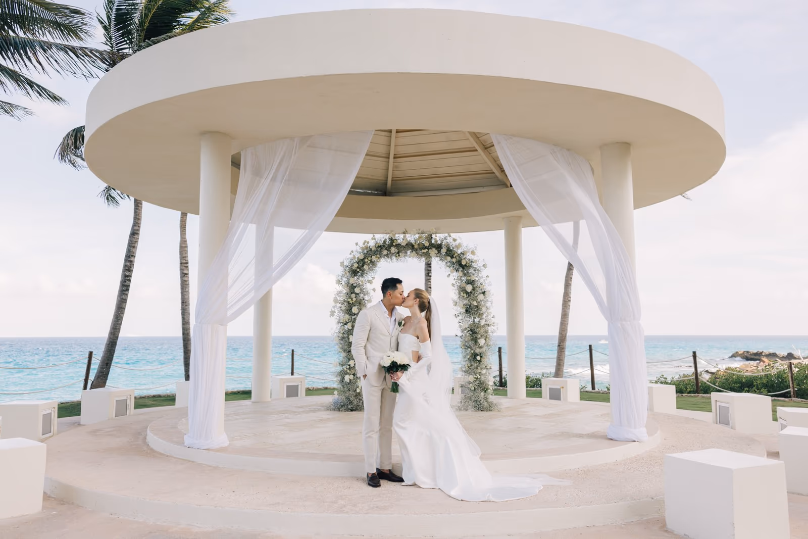 Wedding at Hyatt Ziva Cancun, Cliff Gazebo — photo 60