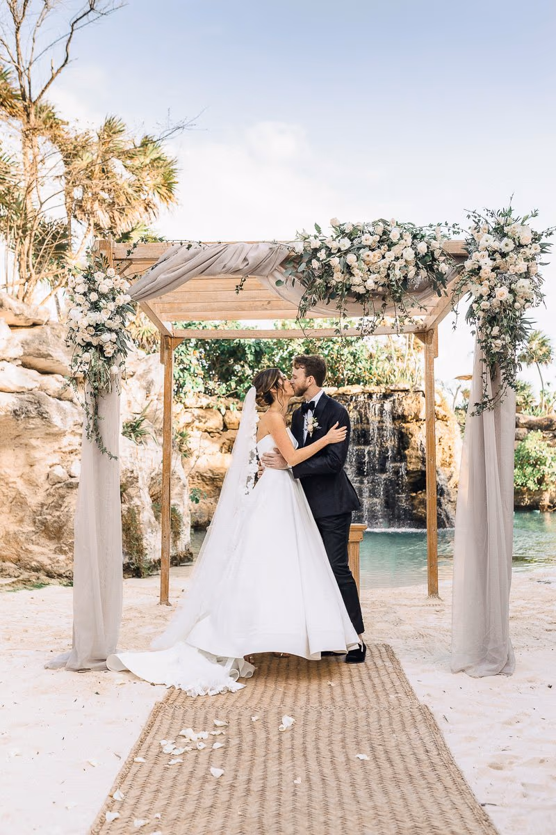 Wedding in Hotel Xcaret – Cuevitas Caletas — photo 56